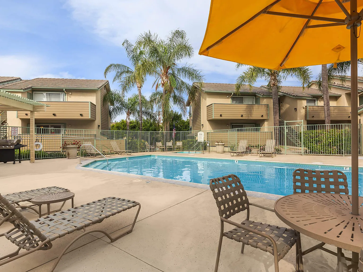 Windrose Apartments — Photo 2