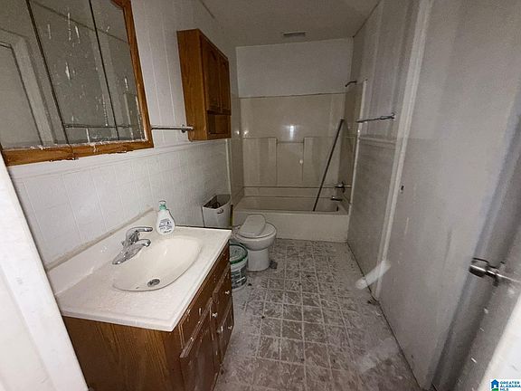 5th image of 1141 2nd Ave