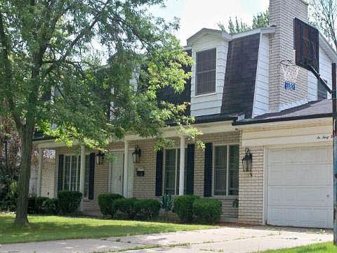 1st image of 635 Wellington Cres