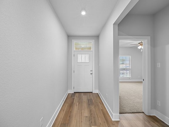 2nd image of 419 Winscott Ave