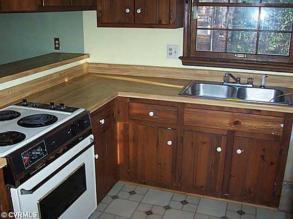 4th image of 8900 Scottingham Dr
