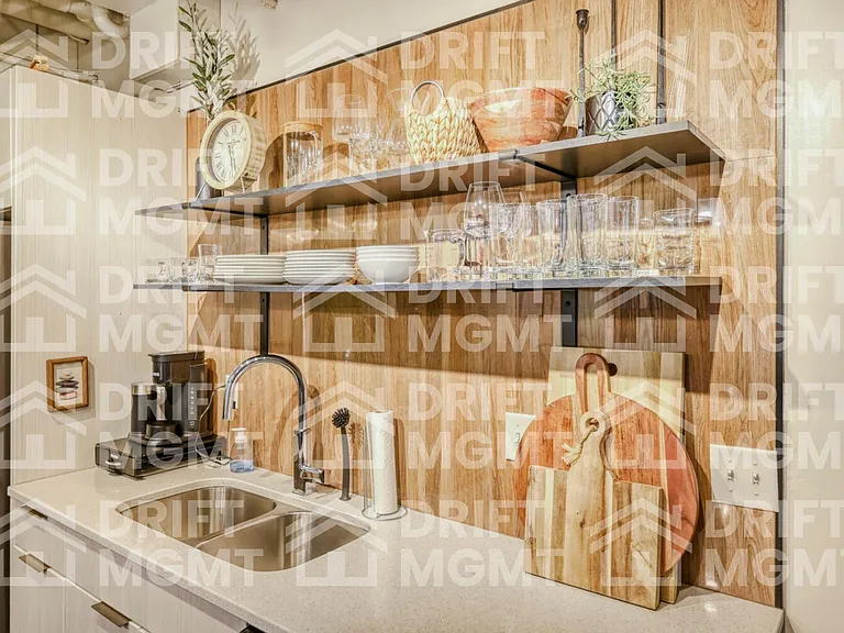 Unit Photo