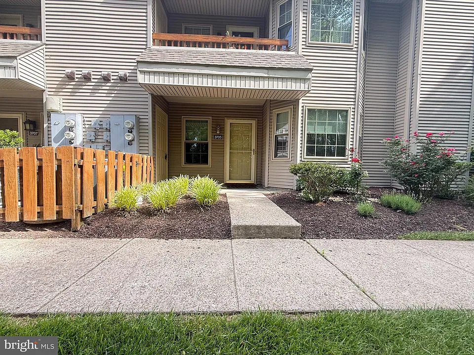 3705 Waltham Ct