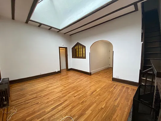 Rented by GreenVill Real Estate LLC | media 36