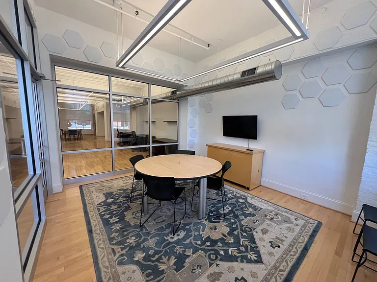 609 Market St E #107 — Photo 22