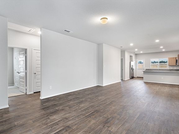 4th image of 2610 Paragon Fox Dr