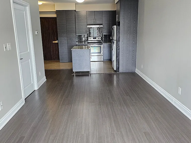 325 S Park Rd #511 — Photo 3