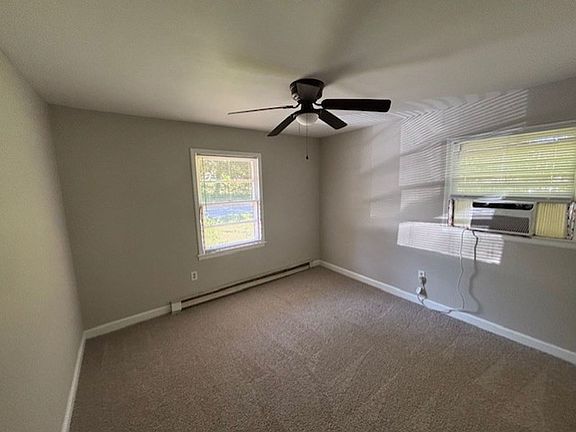 4th image of 1529 Old Central Rd #B