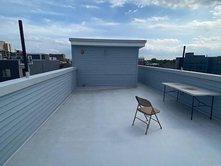 4111 Ludlow St — Photo 15