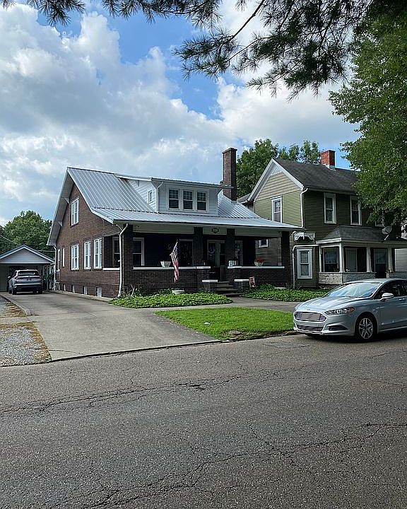 1car garage and storage 