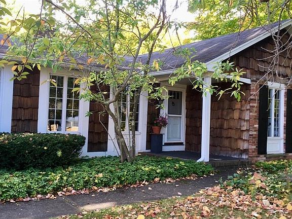 2nd image of 34 Charleswood Dr