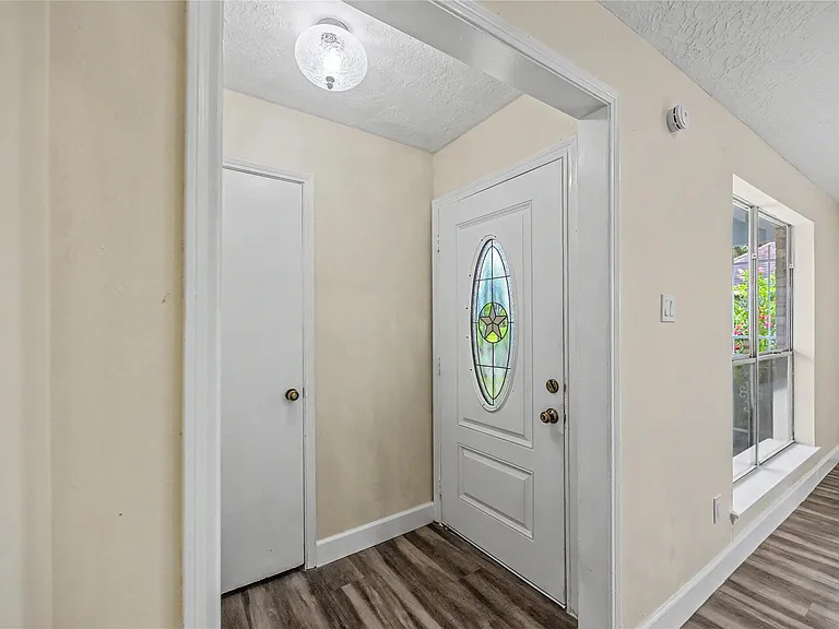 7907 Chancel Dr — Photo 18