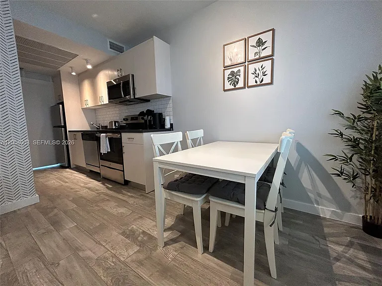 1035 Euclid Ave #27 — Photo 10