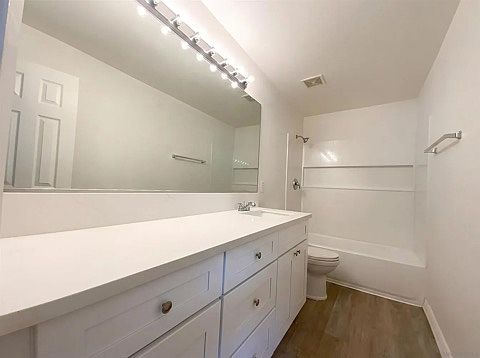 5th image of 1264 Helix Ave #4