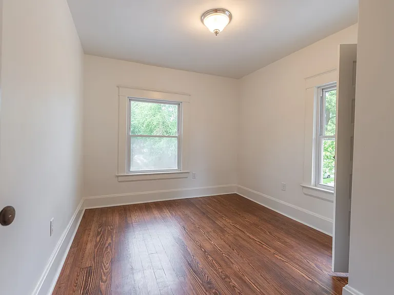 528 E Normal St — Photo 23