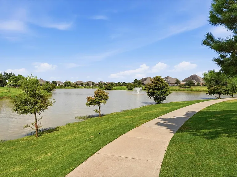 2539 Lilac Point Ln — Photo 30
