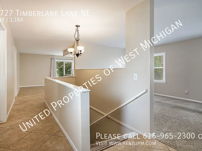 1727 Timberlane Ln NE — Photo 3