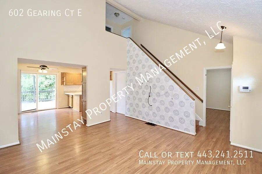 Charming 3 Bedroom Home with Deck! — Photo 3