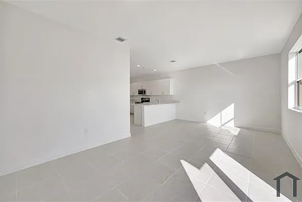 2574 SE 25th Dr — Photo 10