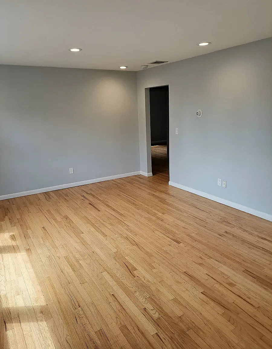 3 bed, 1000 sqft, $3,500 — Photo 2