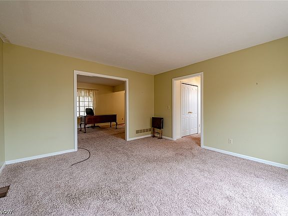 3rd image of 10417 W Cobblestone Ln #39