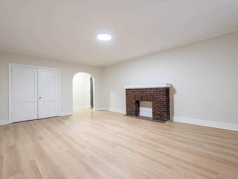 115 Sherbrook St — Photo 9