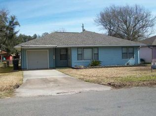 5320 Garfield Ave, Groves, TX 77619