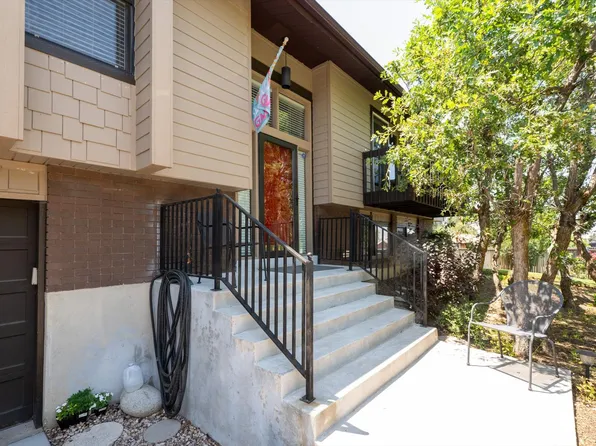 2916 E Cardiff Rd, Cottonwood Heights, UT 84121