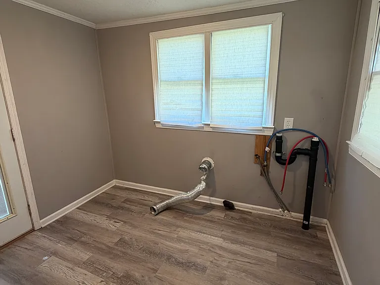 58 Augusta Ave — Photo 4