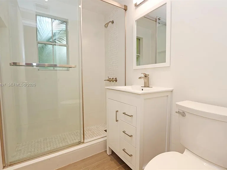 3375 Franklin Ave #D — Photo 23