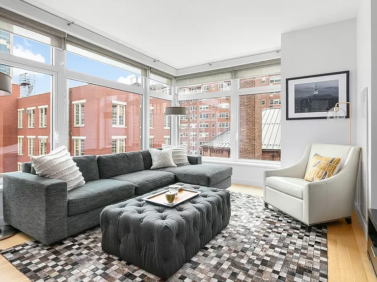 400 E 67th St #5J — Photo 3