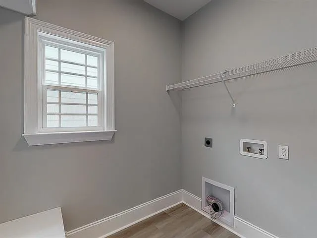 212 Cottage Ct — Photo 17