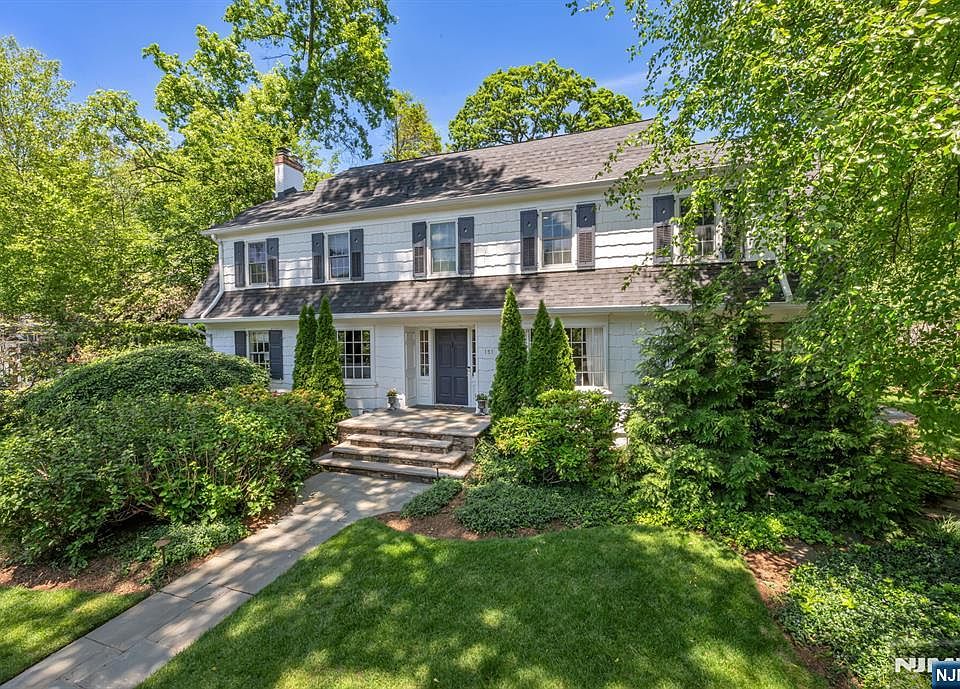 1st image of 151 Valley View Ave