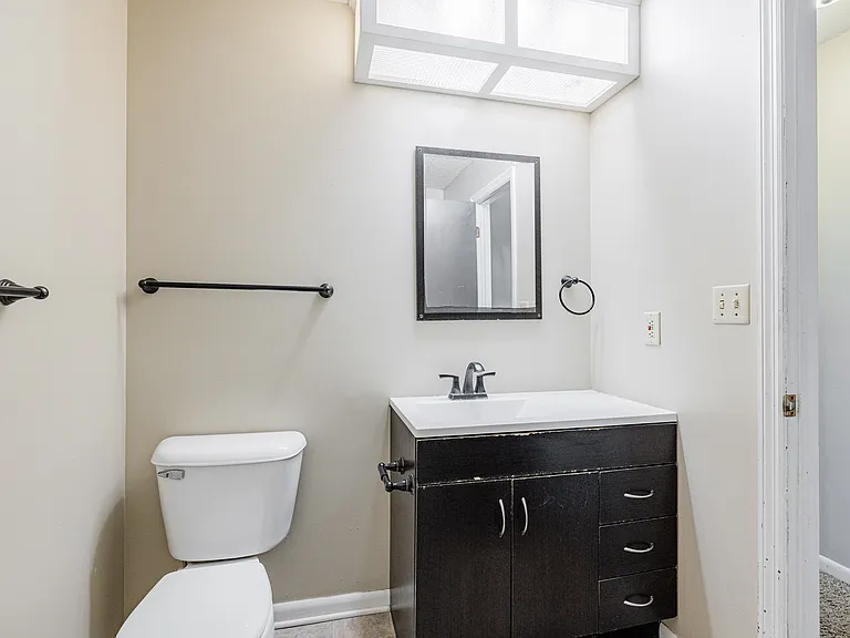 1110 F St #6 — Photo 9