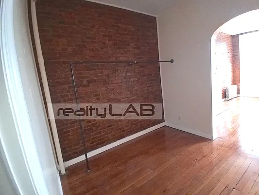 Rented by Realty Lab LLC | media 17