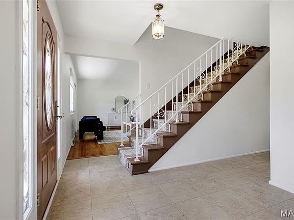 3rd image of 1029 Fernway Ln