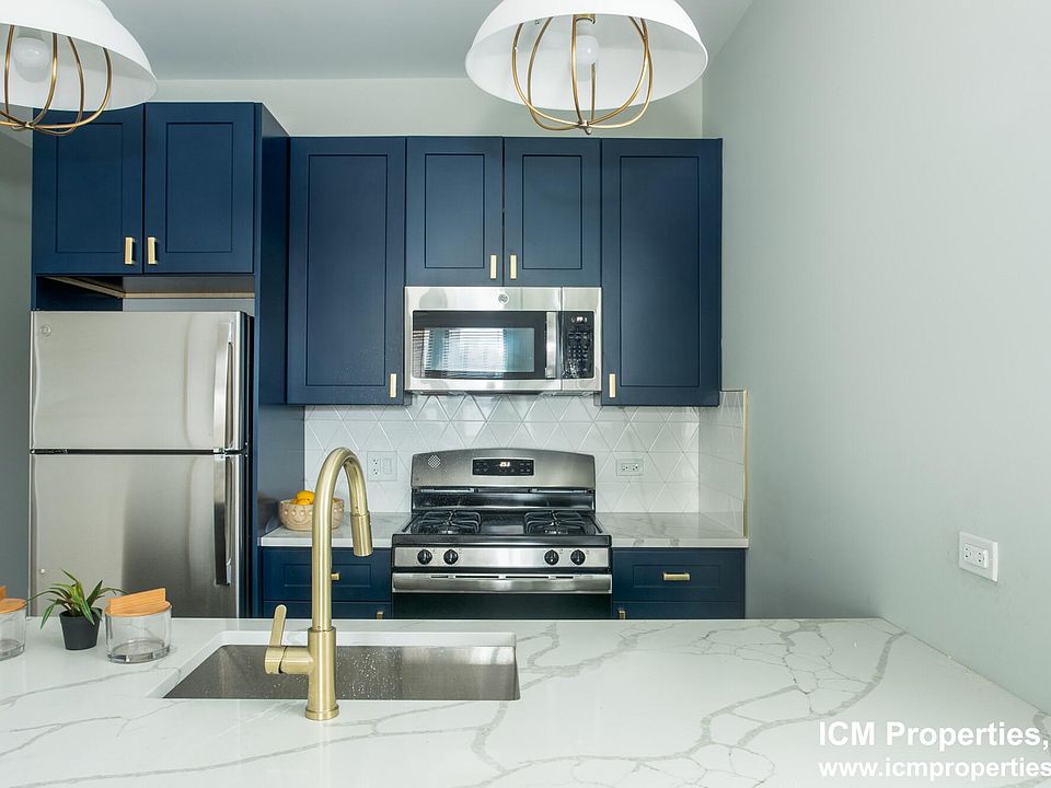1st image of 4426 N Seeley Ave #2