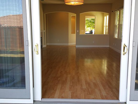 2nd image of 516 Emerald Hills Cir