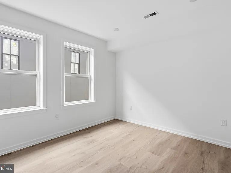 208 Vine St #2E — Photo 9
