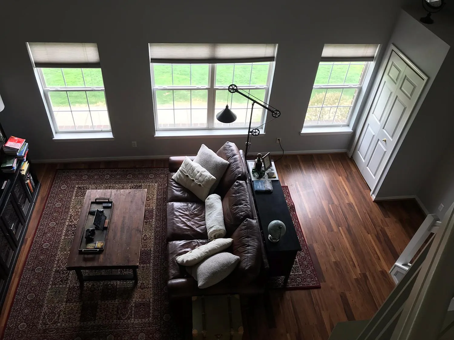 1854 Lindsay Ln photo 1