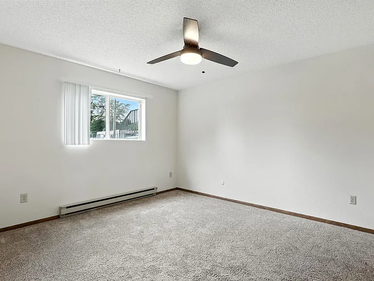 717 Dakota Dr — Photo 4