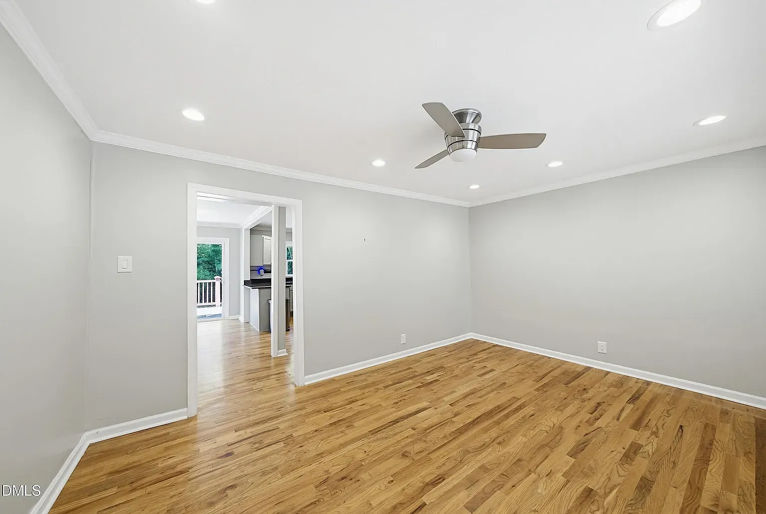 3 bed, 1260 sqft, $2,300 — Photo 2