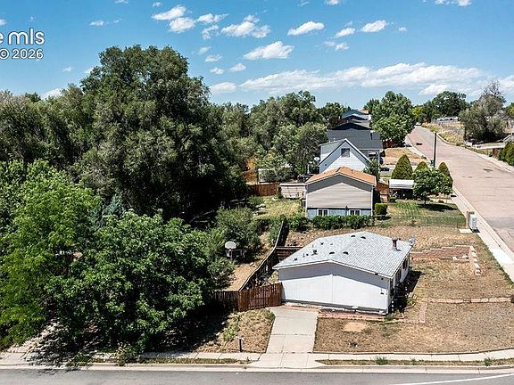 4th image of 316 Comanche Village Dr