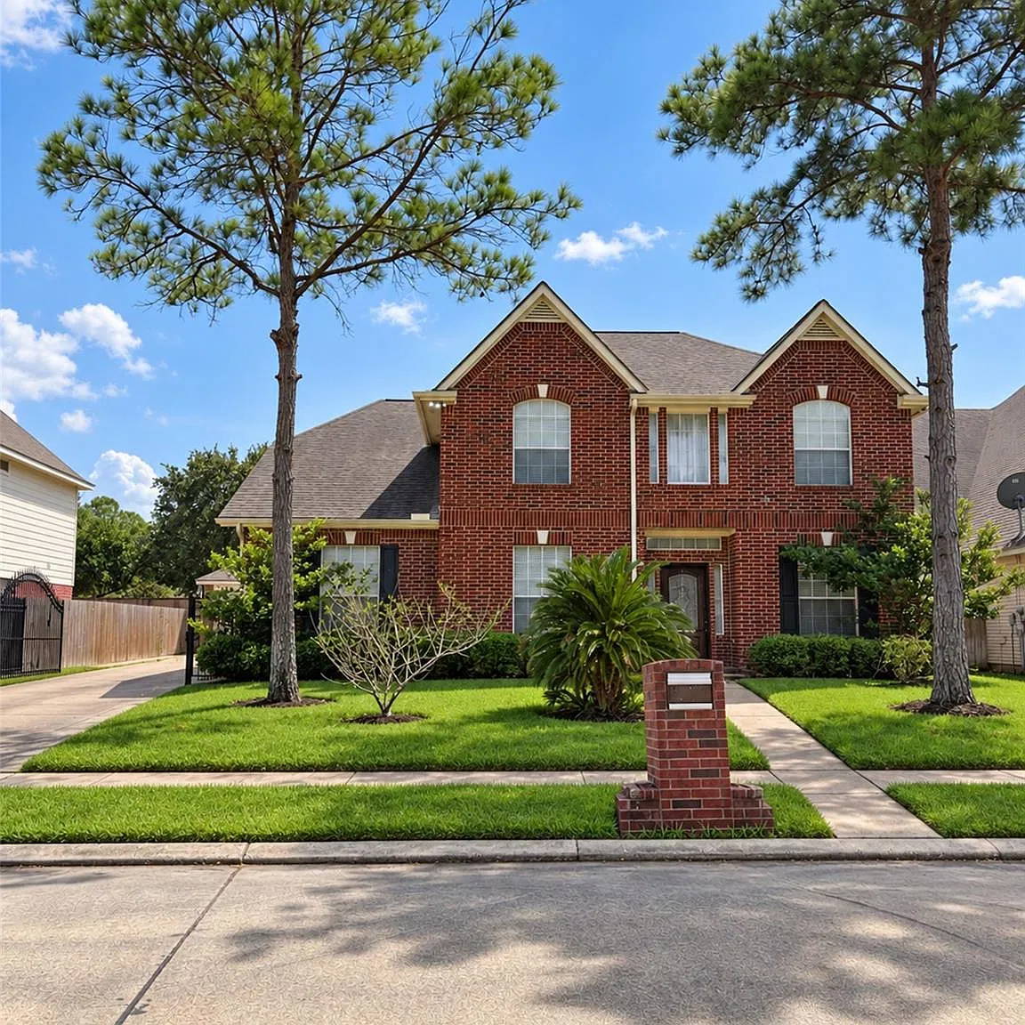 5 bed, 4.0 bath, 3572 sqft, $3,000 — Photo 1