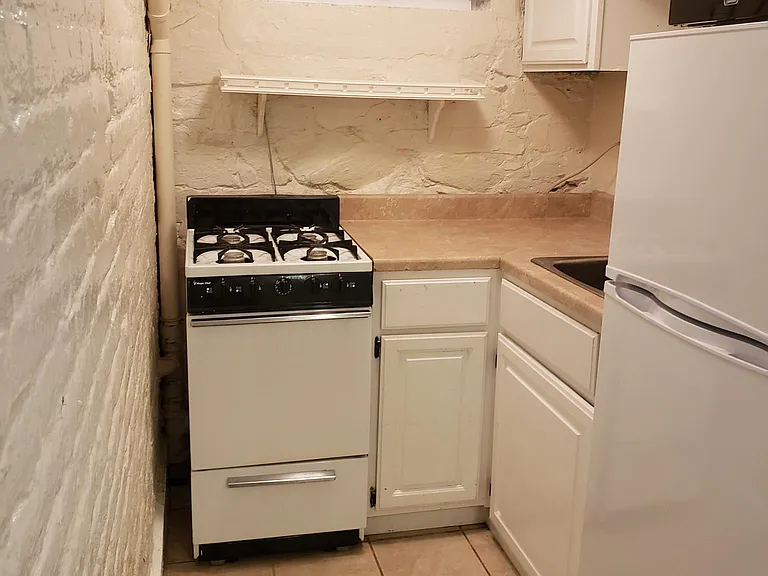 1313 Potomac St NW #B — Photo 17