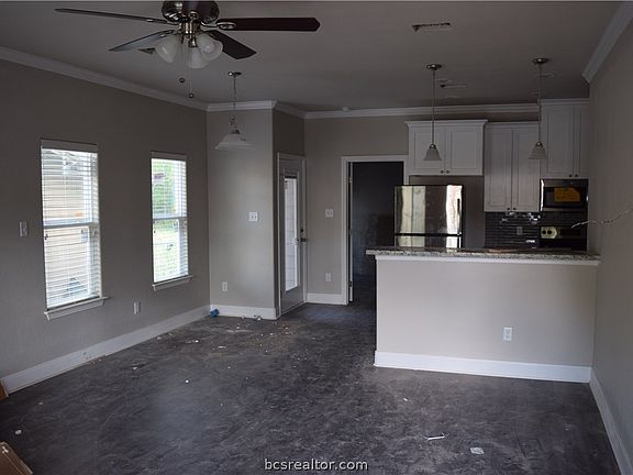 2nd image of 307 Live Oak St #Cs