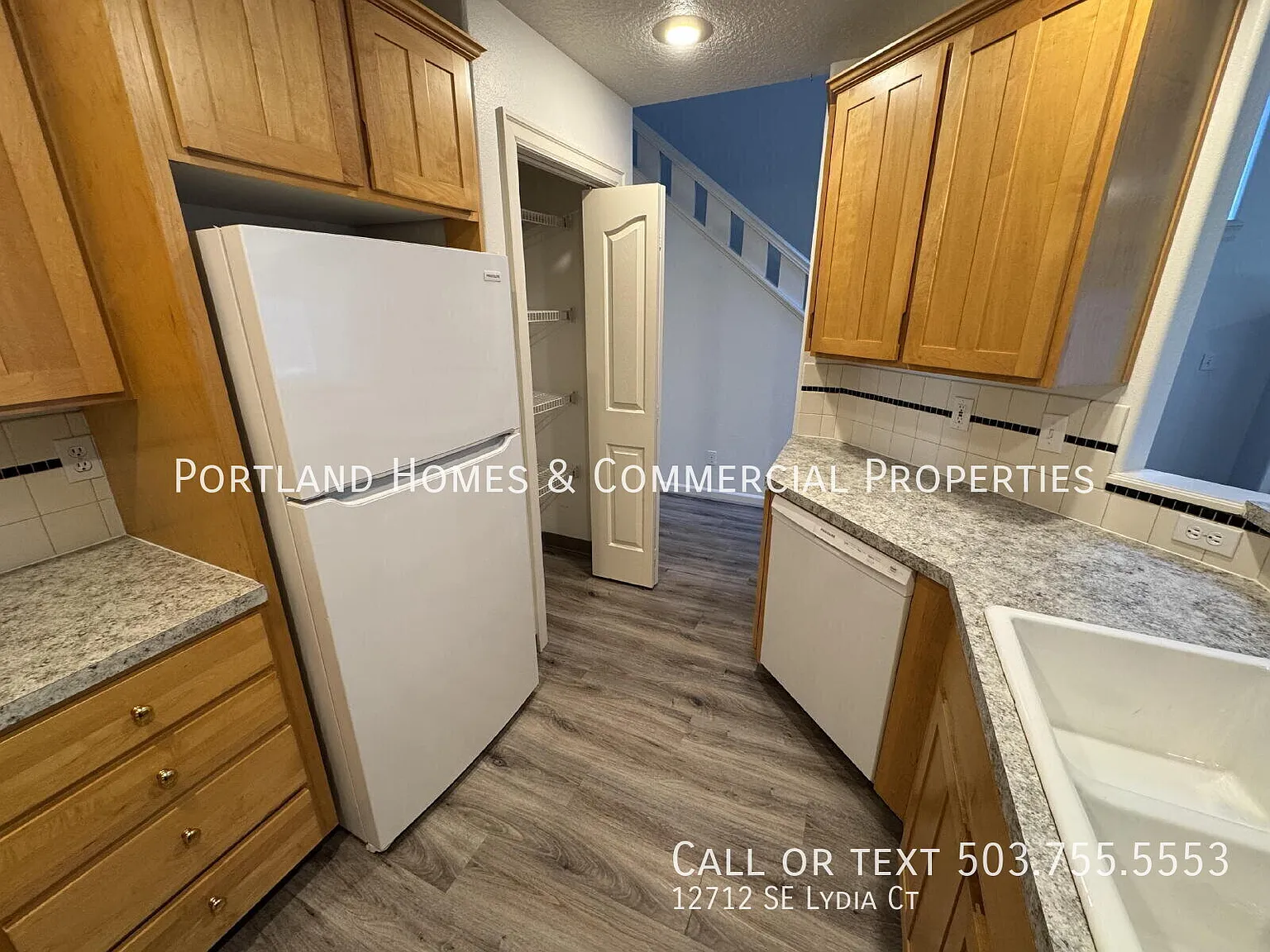 2 Bedroom / 1.5 Bathroom, Duplex unit Close to Powell Butte Nature Park — Photo 4