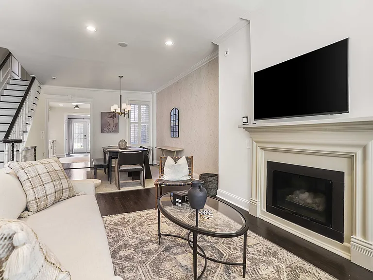 1313 22nd St NW — Photo 5