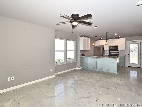 4th image of 35 W Main St