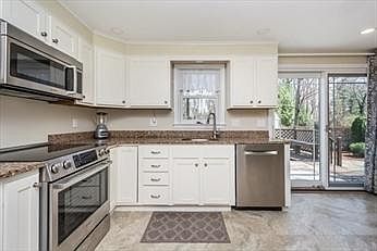2nd image of 1A Rustic Dr